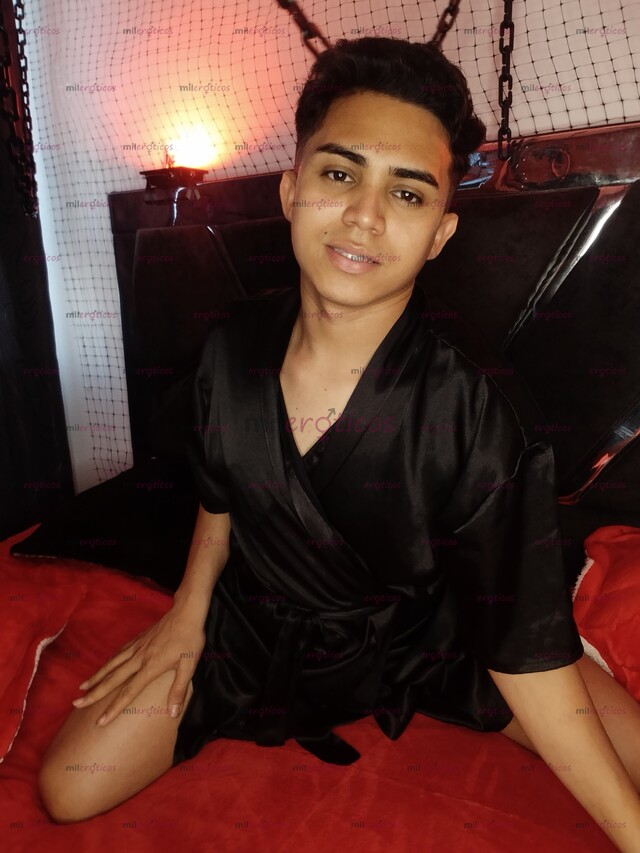 FOTOS DE SOY ARIEL TENGO 21 AÑOS ESTOY UBICADO EN PATIO BONITO
