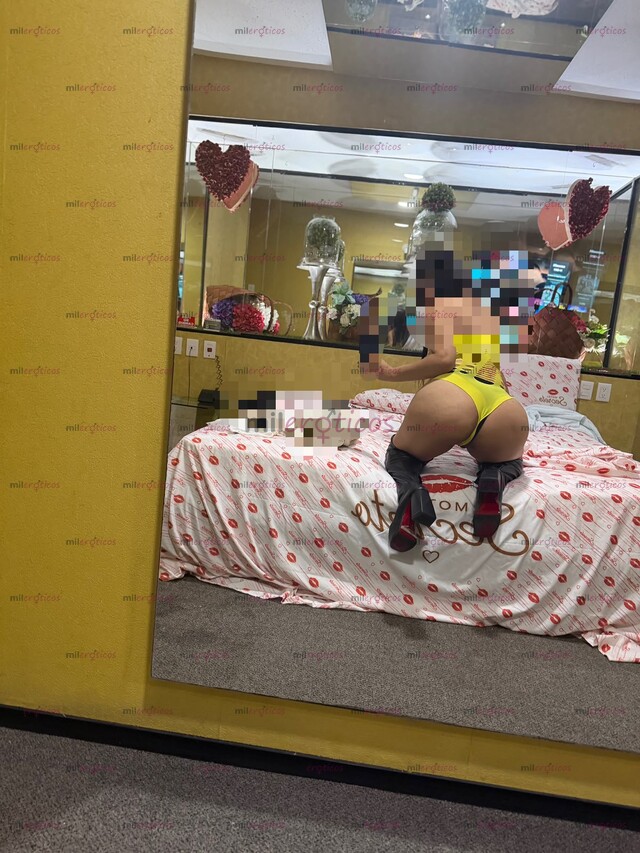 FOTOS DE GUERITA LINDA NALGAS BIEN PARADAS Y CLITORIS CERRADITO QUE APRIETA