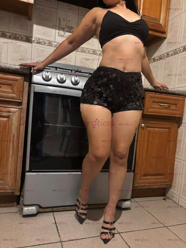 FOTOS DE AMA DE CASA A SER PUTA LAMBE VERGAS,LAMBE HUEVITOS