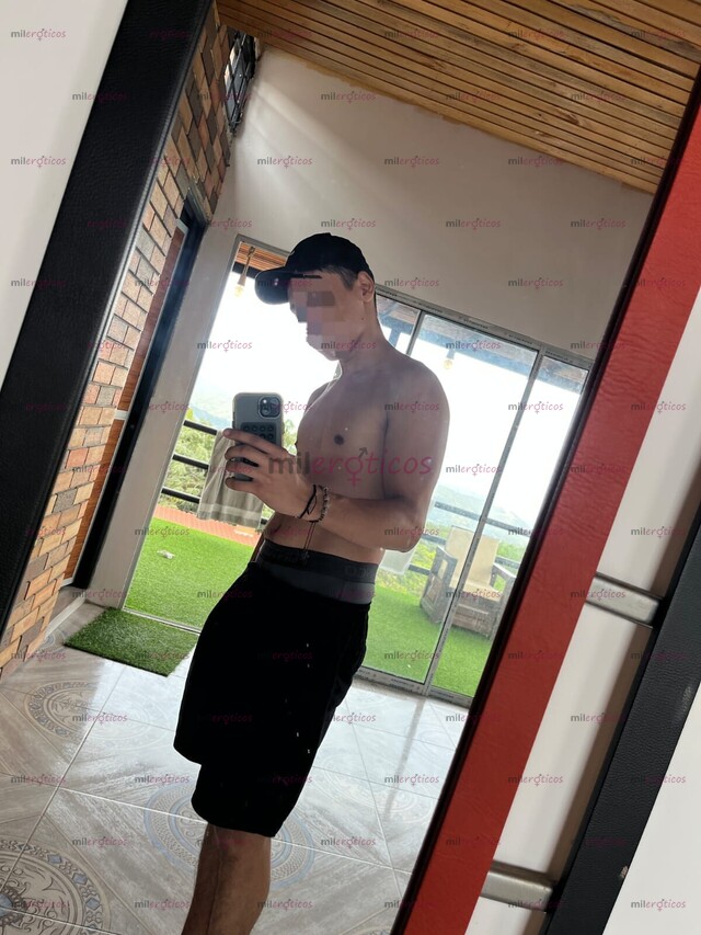 FOTOS DE 1,80 M, CUERPO ATLÉTICO Y UNA TENTACIÓN DIFÍCIL DE OLVIDAR