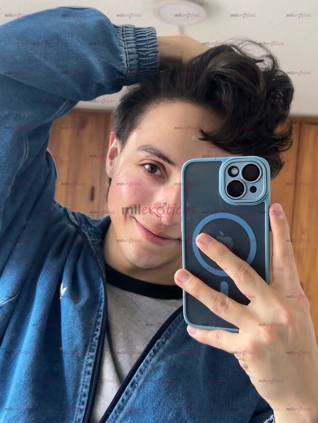 FOTOS DE PASIVO TWINK ARRECHO CON DELICIOSO CULO AGUANTADOR