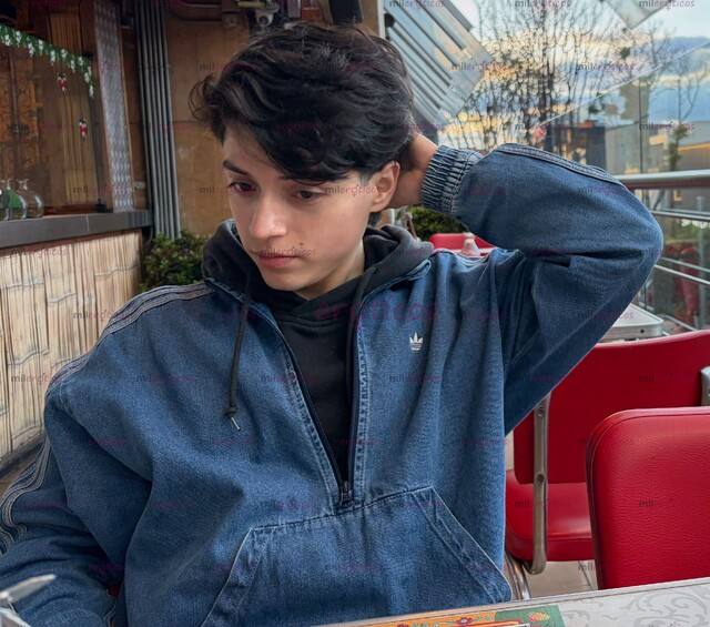 FOTOS DE PASIVO TWINK ARRECHO CON DELICIOSO CULO AGUANTADOR