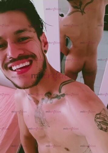 FOTOS DE FLACO VERSÁTIL COMPLACIENTE LISTO PARA SATISFACER TE