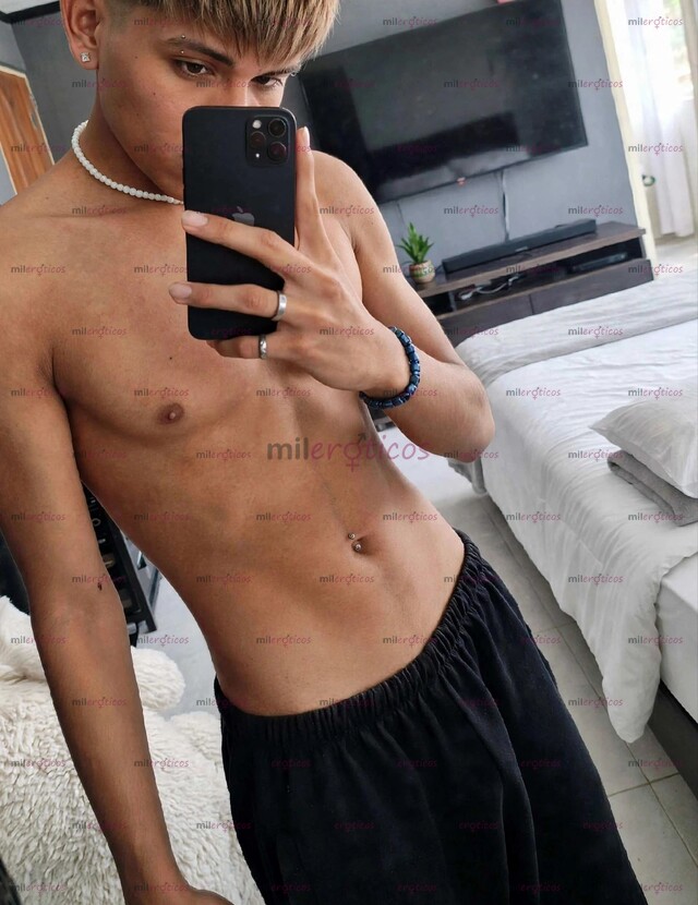 FOTOS DE MORENO, EROTICO SUMISO O DOMINANTE CHICO DELGADO VERSATIL CON SITIO