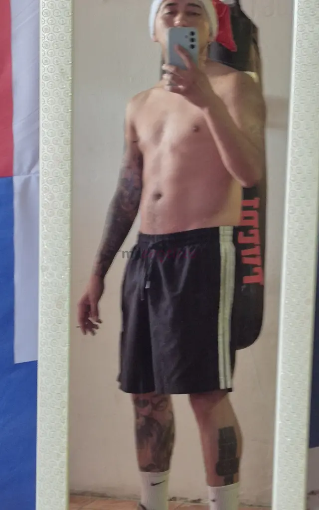 Soy austin gerardo tengo 32 anos me gusta el sexo y creo que eyaculo mas de lo normal si te va eso la pasaremos super bien te lo aseguro cuento con lu...