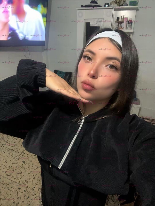 FOTOS DE CHICA CON MIRADA ENCANTADORA, CARA ESPLÉNDIDA Y CUERPO GLORIOSO