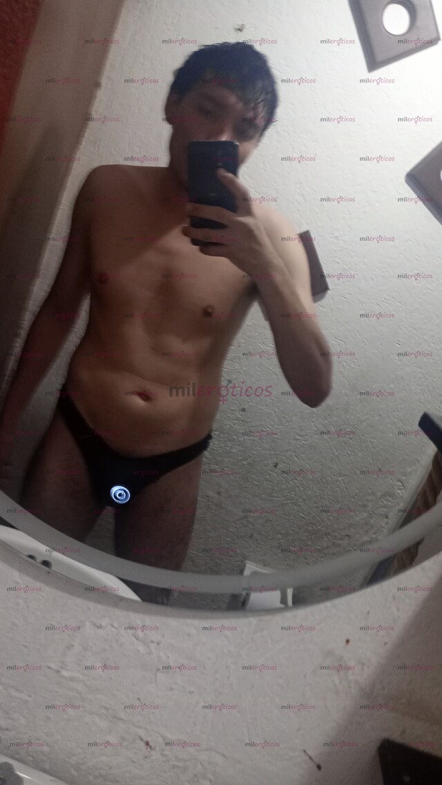 FOTOS DE JOVEN CACHONDO CACHONDO CON EL CULO TRAGON