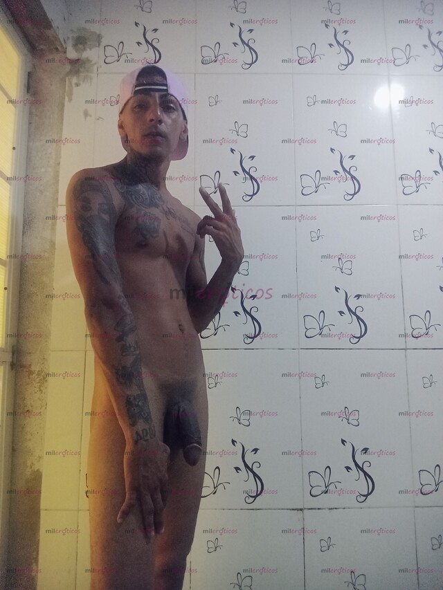 FOTOS DE CHICO BIEN DOTADO CON GANAS DE HACER TUS FANTASIAS REALIDAD