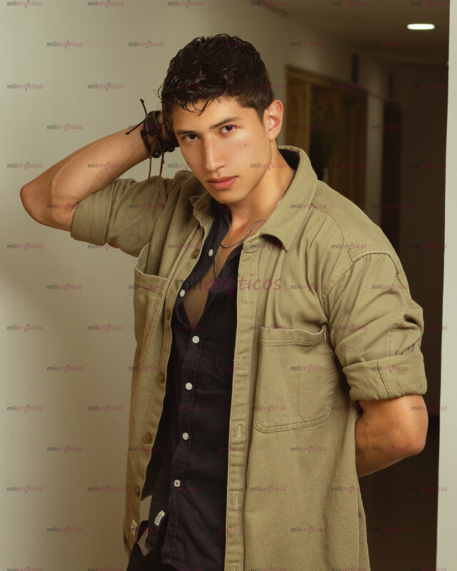 FOTOS DE JOVEN GUAPO Y APASIONADO ESPERANDO POR UNA NOCHE CALIENTE HE INOLVIDABLE