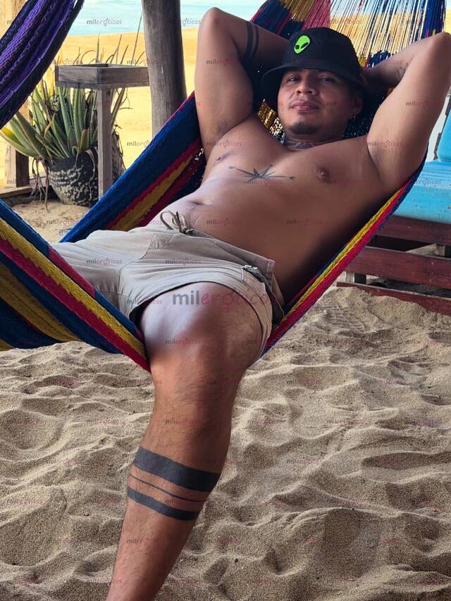 FOTOS DE ESTRESADO? DEJA DARTE UN BUEN MASAJE Y A QUÉ TE DESESTRESE CON MI VERGA GRUESA.