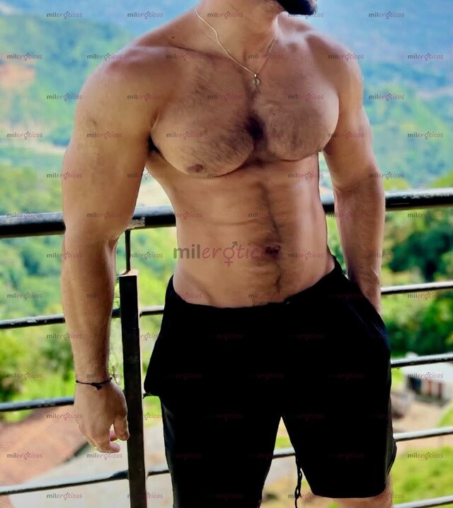 FOTOS DE MASCULINO, FOTOS REALES. ATLÉTICO.. DE PASO...