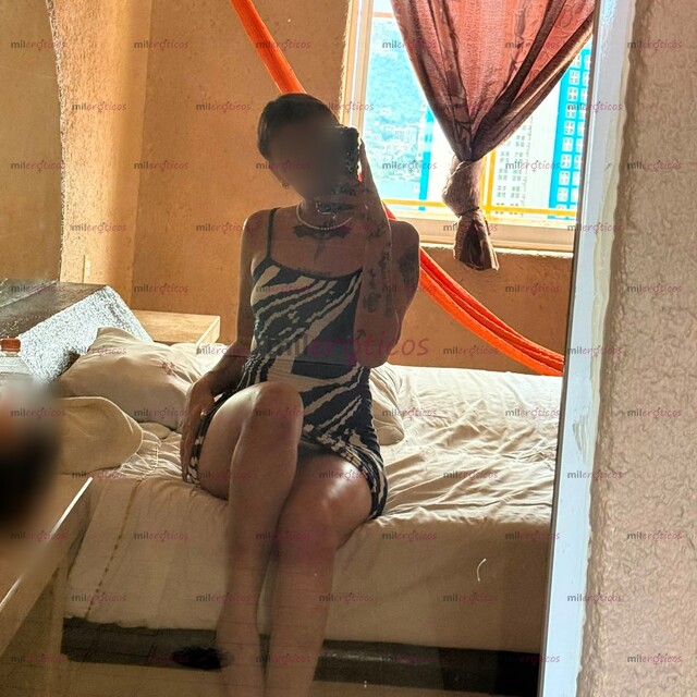 FOTOS DE UNA DIOSA EN LA CAMA , PLACER ABSOLUTO, JOVEN Y APRETADITA.