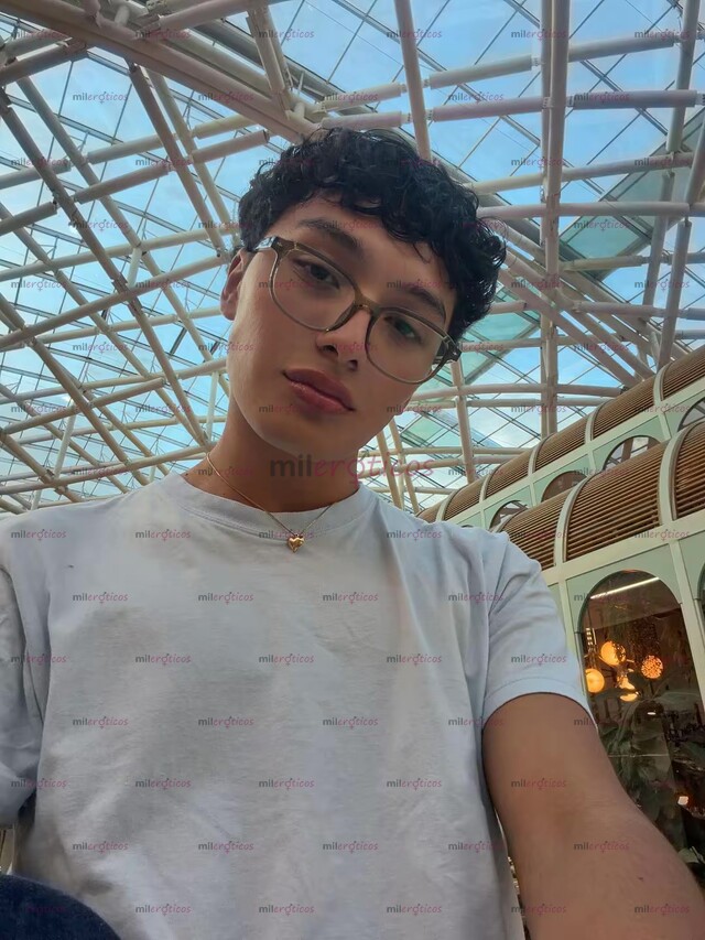 FOTOS DE JOVEN PASIVO FEM LINDO DISPONIBLE PARA CUMPLIR TUS DESEOS