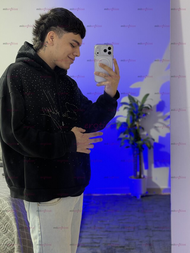 FOTOS DE JOVEN ACTIVO SERIO DE 20 AÑOS, VERGÓN Y LISTO PARA COMPLACERTE.