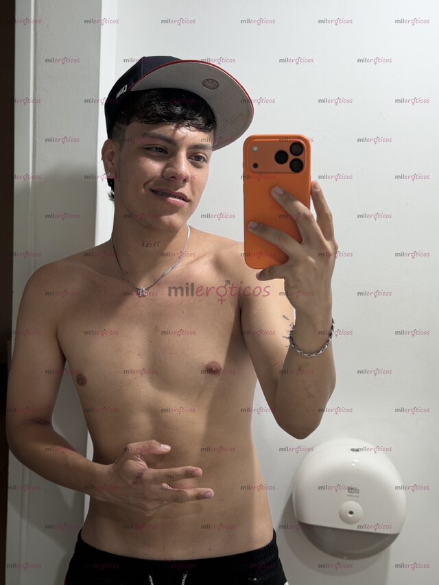 FOTOS DE JOVEN ACTIVO SERIO DE 20 AÑOS, VERGÓN Y LISTO PARA COMPLACERTE.