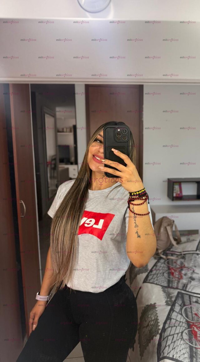 FOTOS DE HERMOSA RUBIA, RECIEN LLEGADA, FOTOS REALES TODA UNA MUÑEQUITA