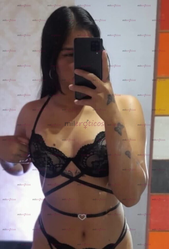 FOTOS DE CARO CULONA, MUY MOJADA CON GANAS DE VERGA......................................