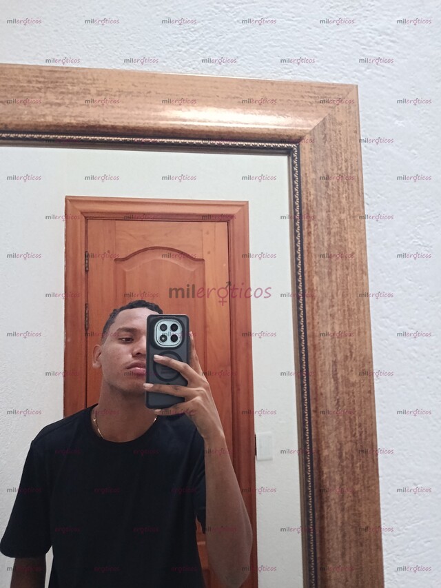FOTOS DE JOVEN COSTEÑO DE 23 AÑOS EN MEDELLÍN VERSÁTIL SERIO