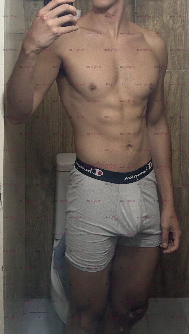 FOTOS DE JOVEN DELGADO CON BUEN CUERPO NALGON Y VERGÓN