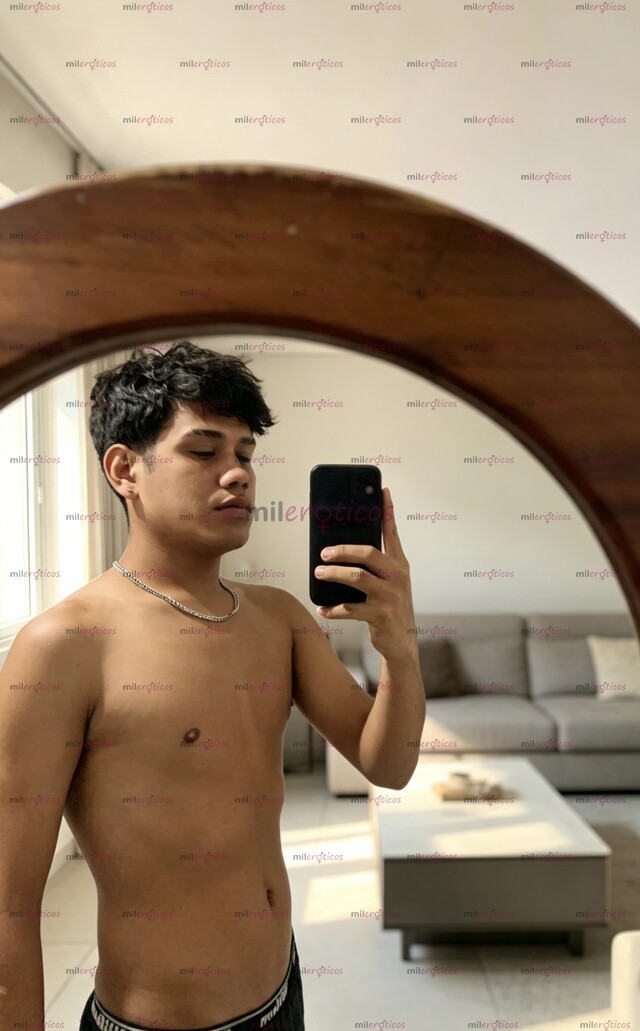 FOTOS DE JOVEN VARONIL DISCRETO Y CACHONDO LISTO PARA COMPLACERTE