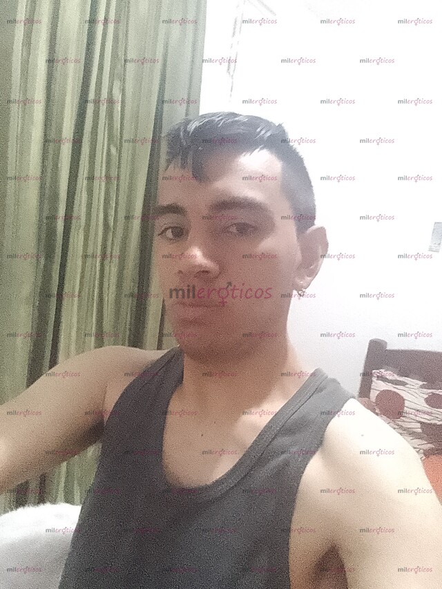 FOTOS DE BISEXUAL DISCRETO CALIENTE DISPUESTO A COMPLACER RIKO