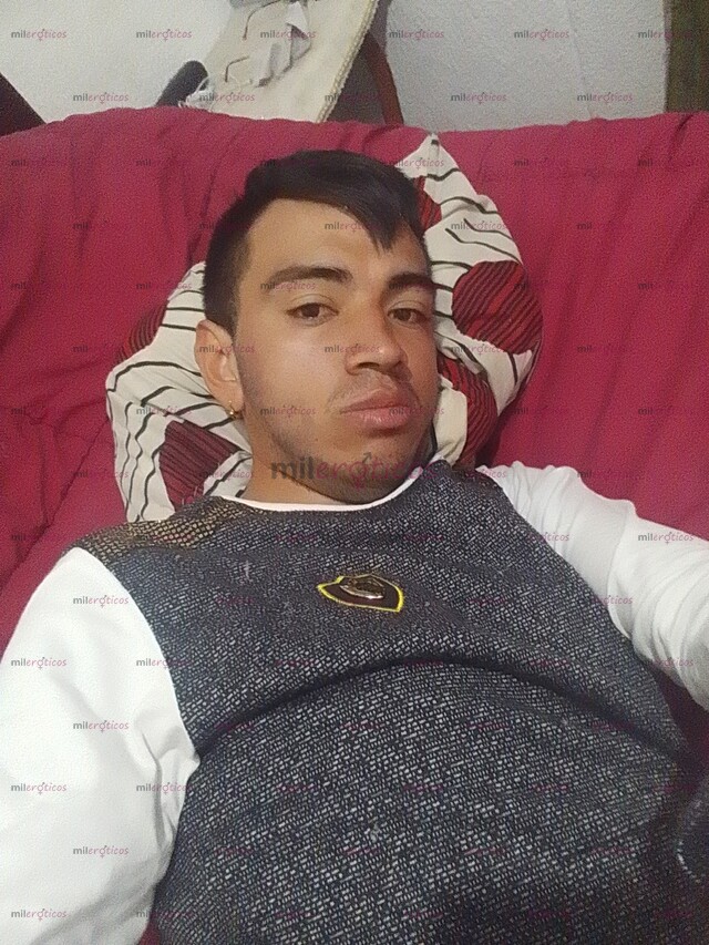 FOTOS DE BISEXUAL DISCRETO CALIENTE DISPUESTO A COMPLACER RIKO