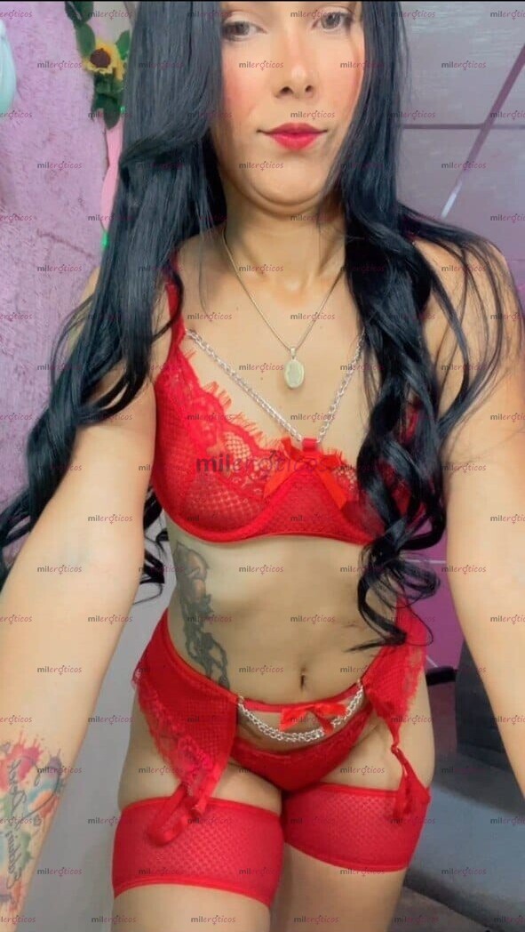 FOTOS DE HERMOSA MUÑECA PELINEGRA NUEVA Y COMPLACIENTE.