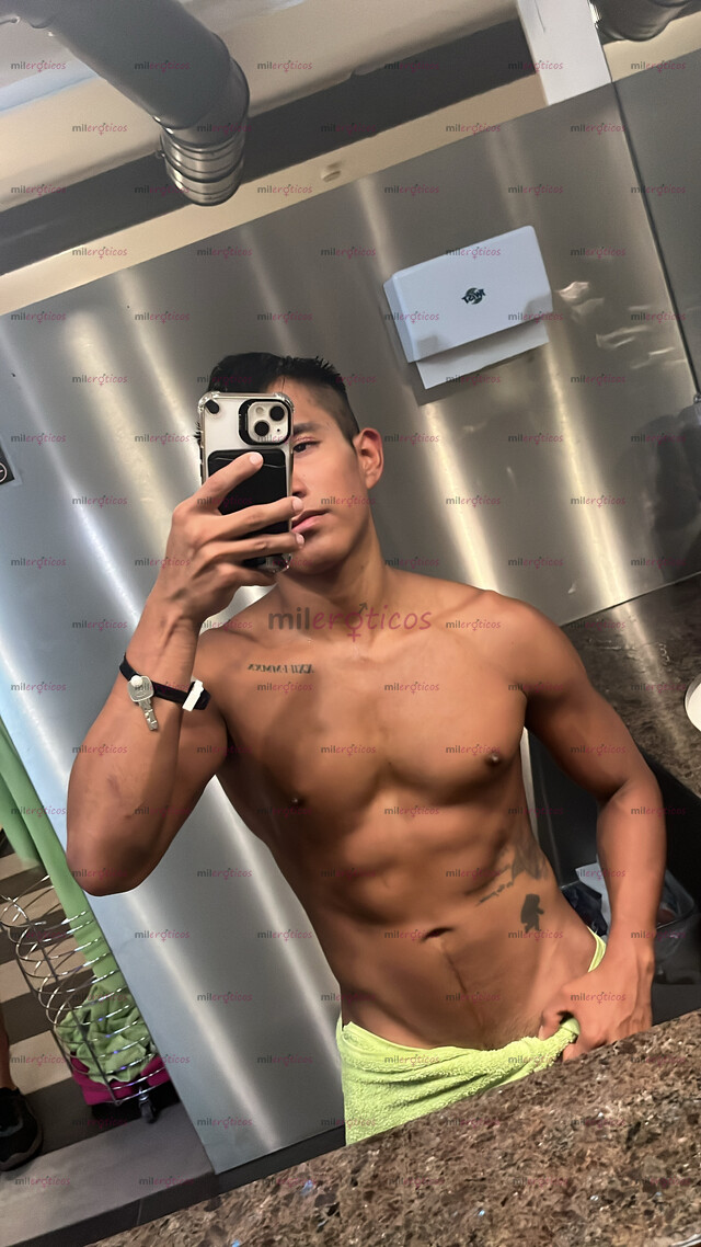 FOTOS DE JOVEN ATLÉTICO MORENO DISCRETO MUY MORBOSO