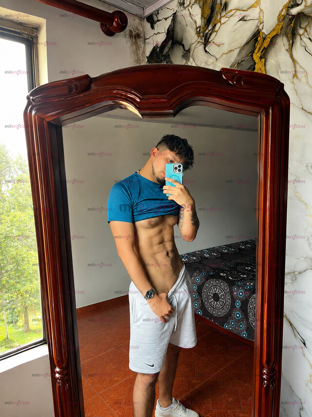FOTOS DE EVAN HOMBRE ALTO, GRANDE, MUSCULOSO, SERIO, VARONIL Y DISCRETO