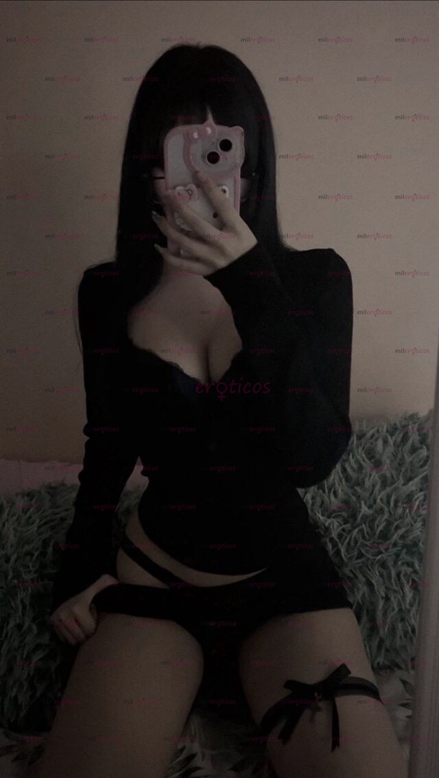 FOTOS DE CHICA GÓTICA, JOVEN Y DELGADA DE POCO USO