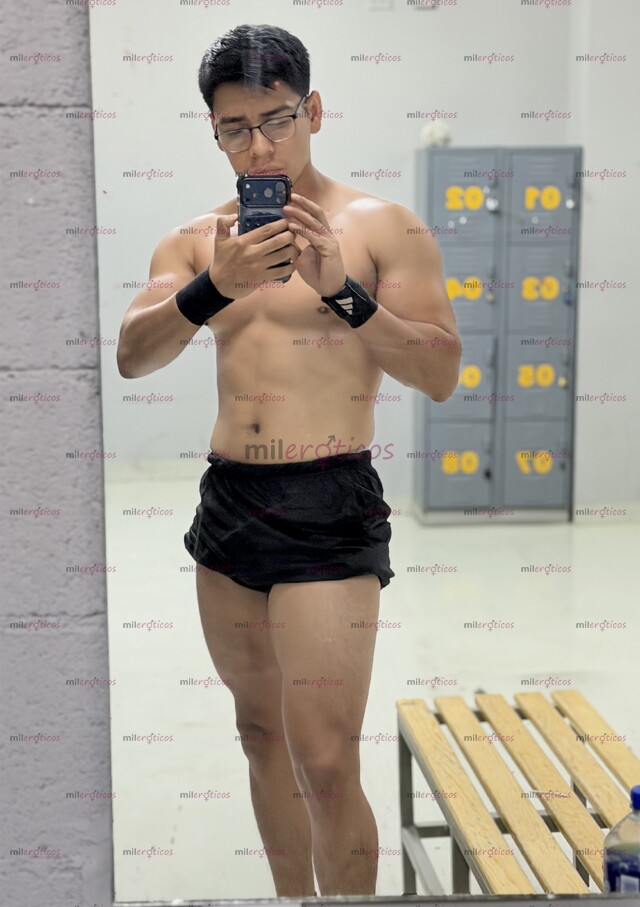 FOTOS DE HOLA SOY TOMÁS VATO DE GYM SOLO ACT Y VERGON GRUESO .