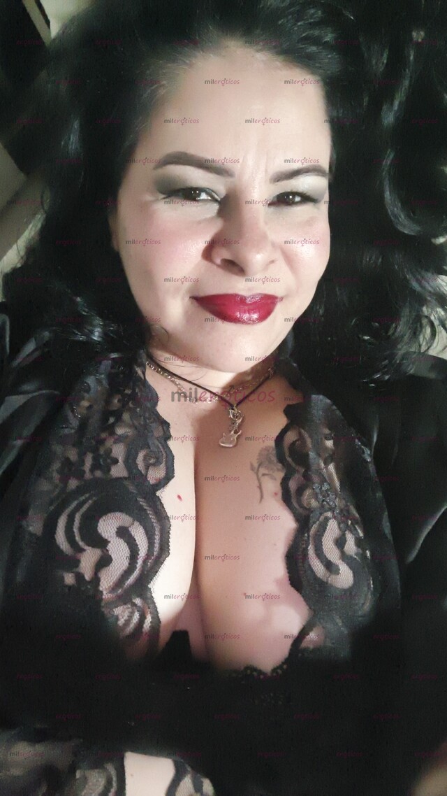 FOTOS DE DIVINA Y EXQUISITA MADURA... HERMOSAS TETAS