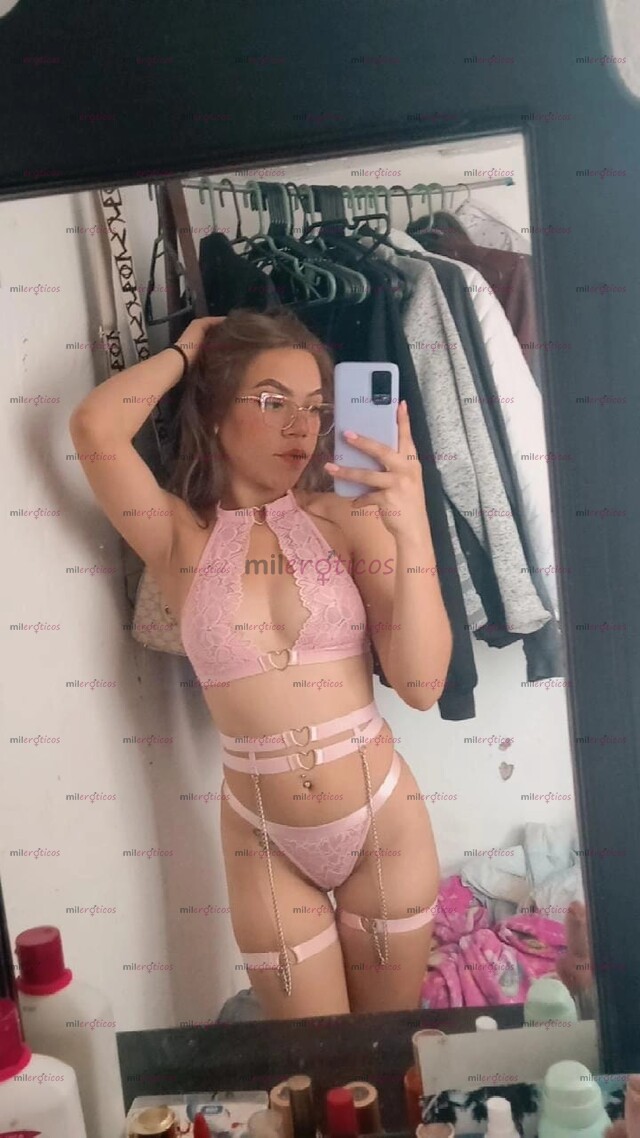 FOTOS DE DULCE UNA CHICA DE 21 AÑOS , CACHONDA Y SÚPER LINDA
