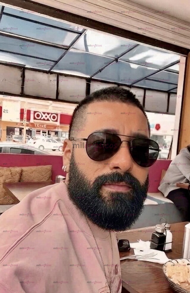 FOTOS DE MACHO MUY VARONIL BARBÓN FIT DE VISITA BUENA VERGA