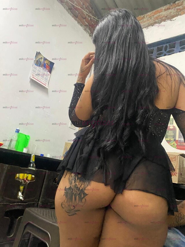 FOTOS DE SOY UNA PELINEGRA MUY CALIENTE Y ME ENCANTA LOS PENES GRANDES SOY MUY ARRECHA