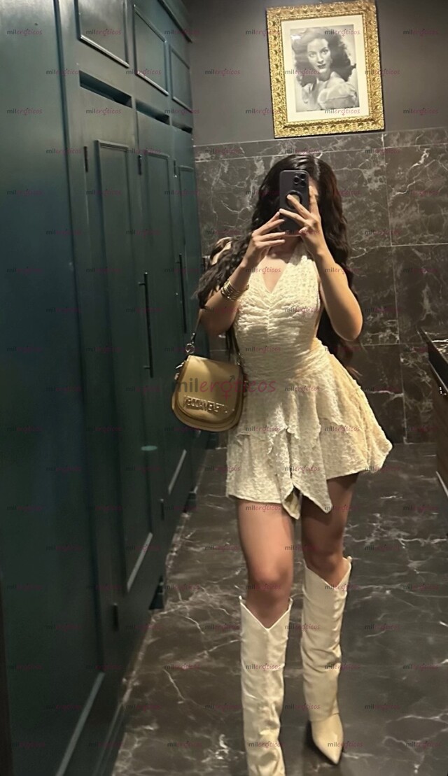 FOTOS DE HOLA AMOR SOY ADRIANA, UNA NIÑA DE 24 AÑOS FRESITA VIP