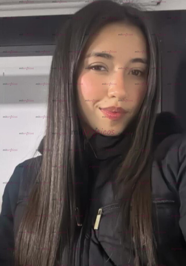 FOTOS DE STEFANY UNA BEBE ARDIENTE, DELICADA DISPUESTA A DARTE UN RICO RATO