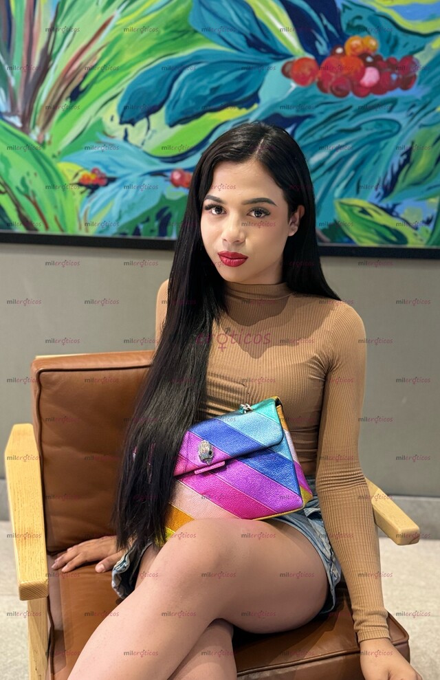 FOTOS DE JOVENCITA MERENA 1.70 ALTURA DE MODELO CON 19 CM DE VERGA