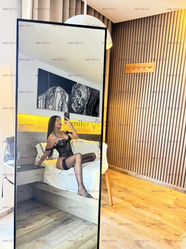 FOTOS DE FEMINIDAD, PIEL MORENA Y MUY DOTADA, SIN DUDA ALGUNA TU MEJOR OPCIÓN