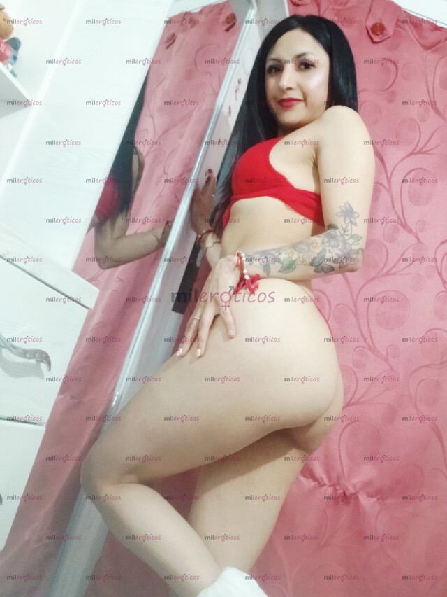 FOTOS DE LA MAS BELLA CADERAS DE BARBY ESTOY TIERNA Y APRETADITA !!