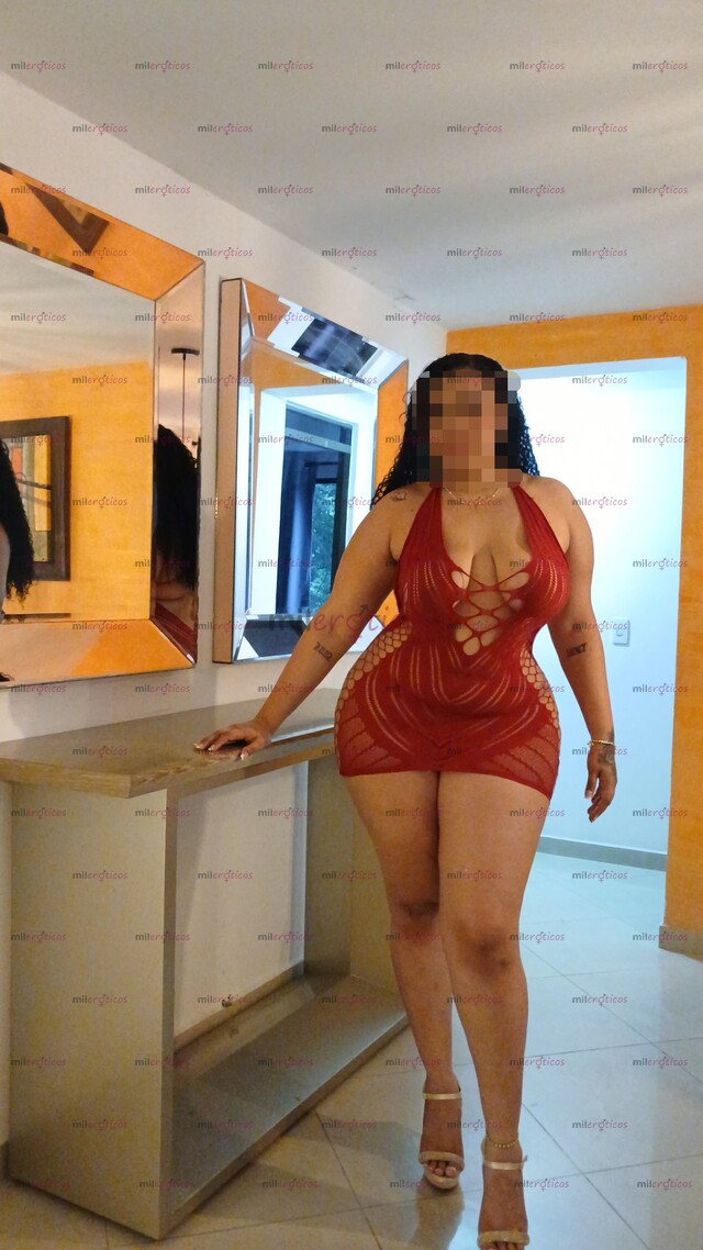FOTOS DE VIP , PELINEGRA DE GRANDES CURVAS Y MUY ELEGANTE