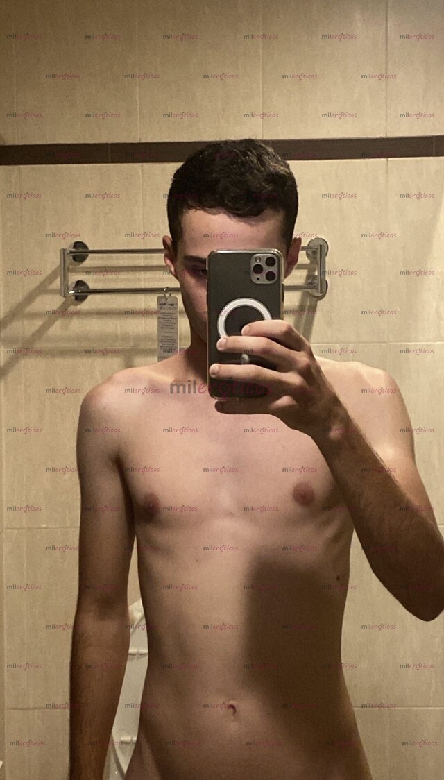 FOTOS DE ACTIVO DISPONIBLE Y MORBOSO. TENGO MENTE ABIERTA Y DISPONIBLE PARA CUMPLIR MORBO
