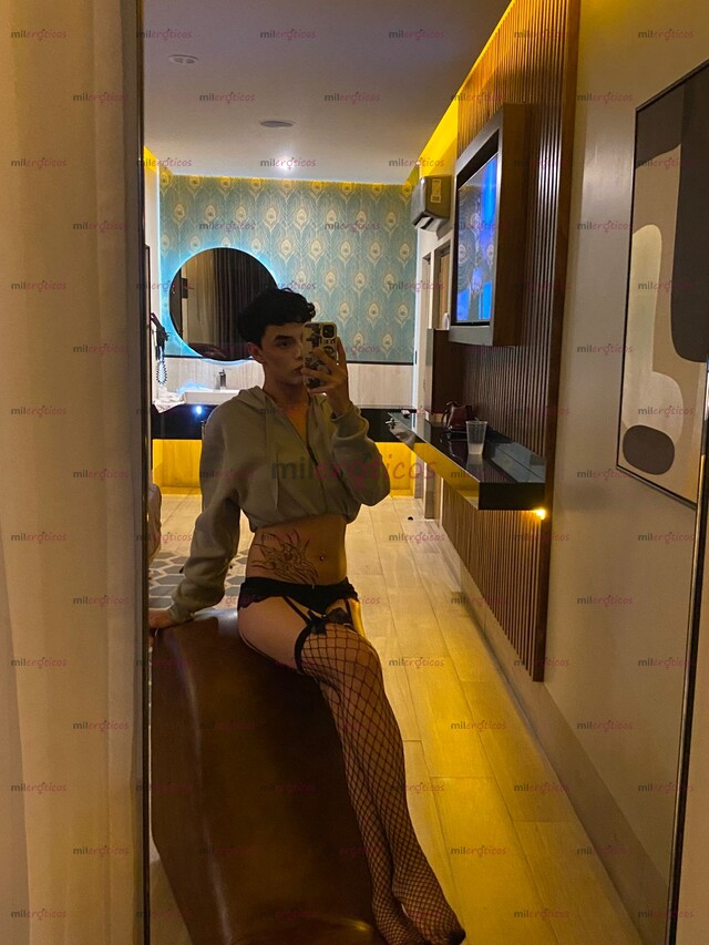 FOTOS DE DELICIOSO JOVENCITO DE 19 AÑOS DISPONIBLE PARA TI