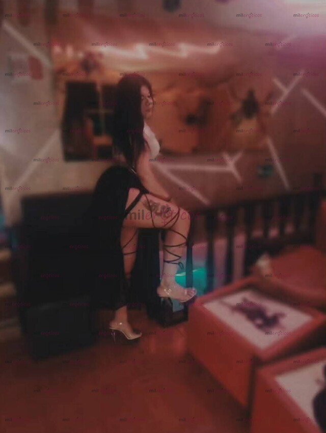 FOTOS DE CALIENTE, JOVEN, APRETADITA Y LISTA PARA CUMPLIR TODAS TUS FANTASIAS