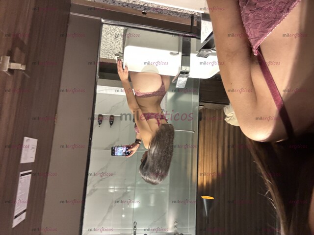 FOTOS DE DELGADA DE CUERPO SÚPER SEXY CON UNA HERMOSA CARA !!