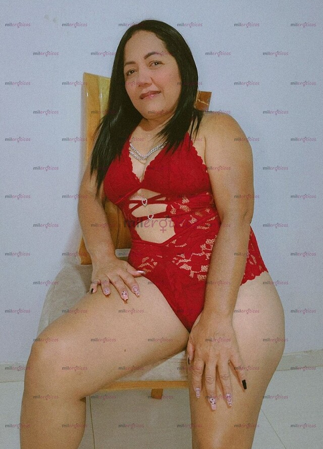 FOTOS DE HOLA AMORES VENGO DISPUESTAS A SACAR TODA TU LECHE