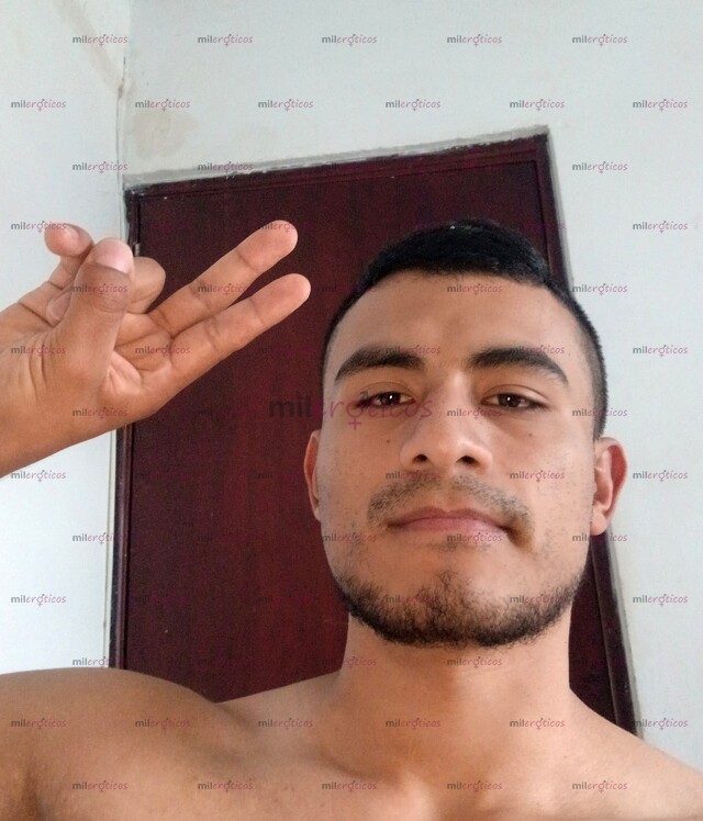 FOTOS DE JOVEN CALIENTE PARA HOMBRES CURIOSOS, ACTIVOS O HETEROS.