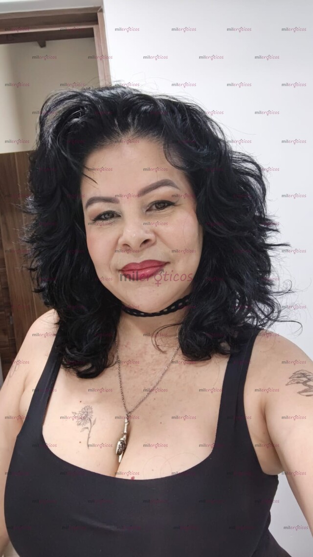 FOTOS DE SENSUAL CALIENTE Y CARIÑOSA MADURA... PIEL SUAVE MUY ROSADITA