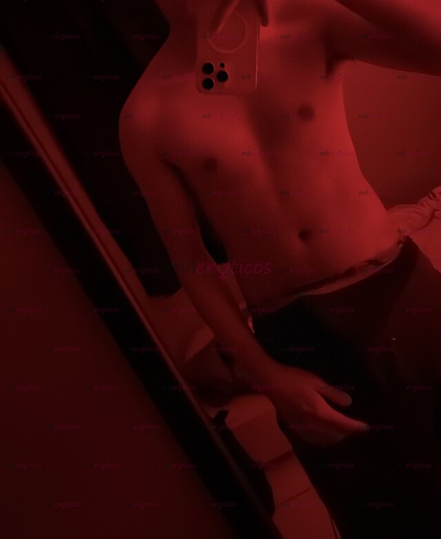 FOTOS DE JOVEN DELGADO NADA AFEMINADO DISPUESTO A COMPLACER