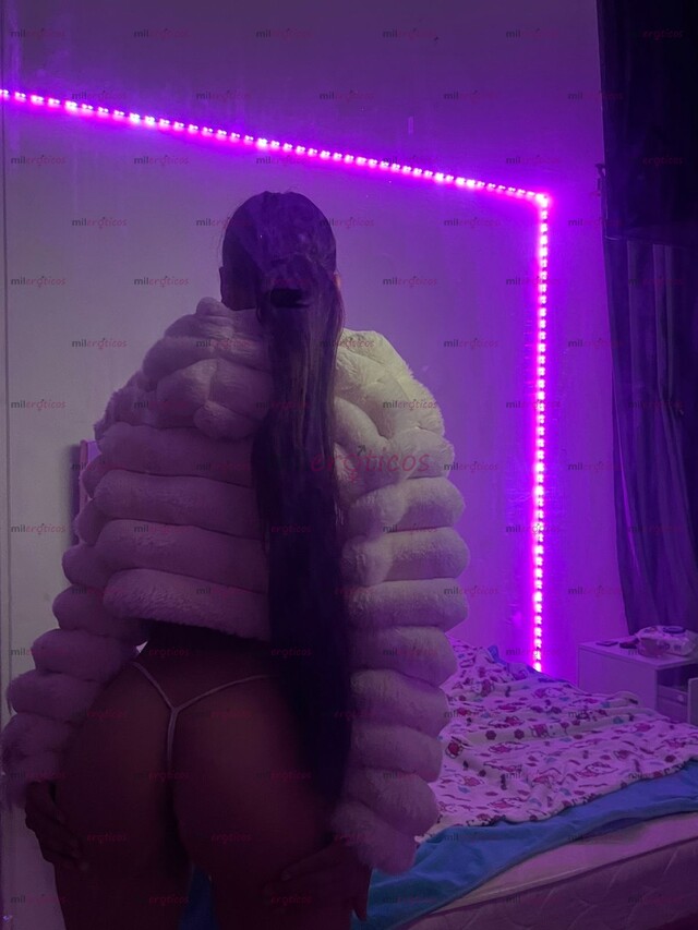 FOTOS DE POR POCOS DÍAS ESTARÉ AQUÍ CUERPO FITNESS Y UNA PRINCESA COMPLACIENTE. SUR